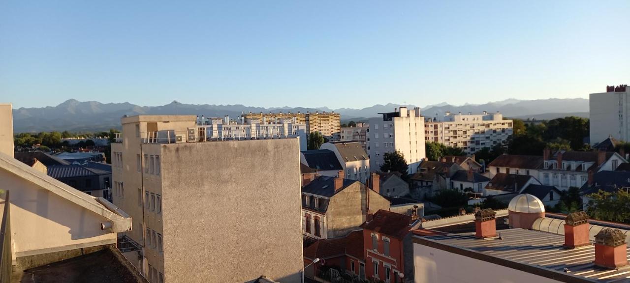 La Dolce Vita -T2 52M2- Dernier Etage- Terrasse-Parking-Wifi Fibre Apartment Tarbes Exterior photo